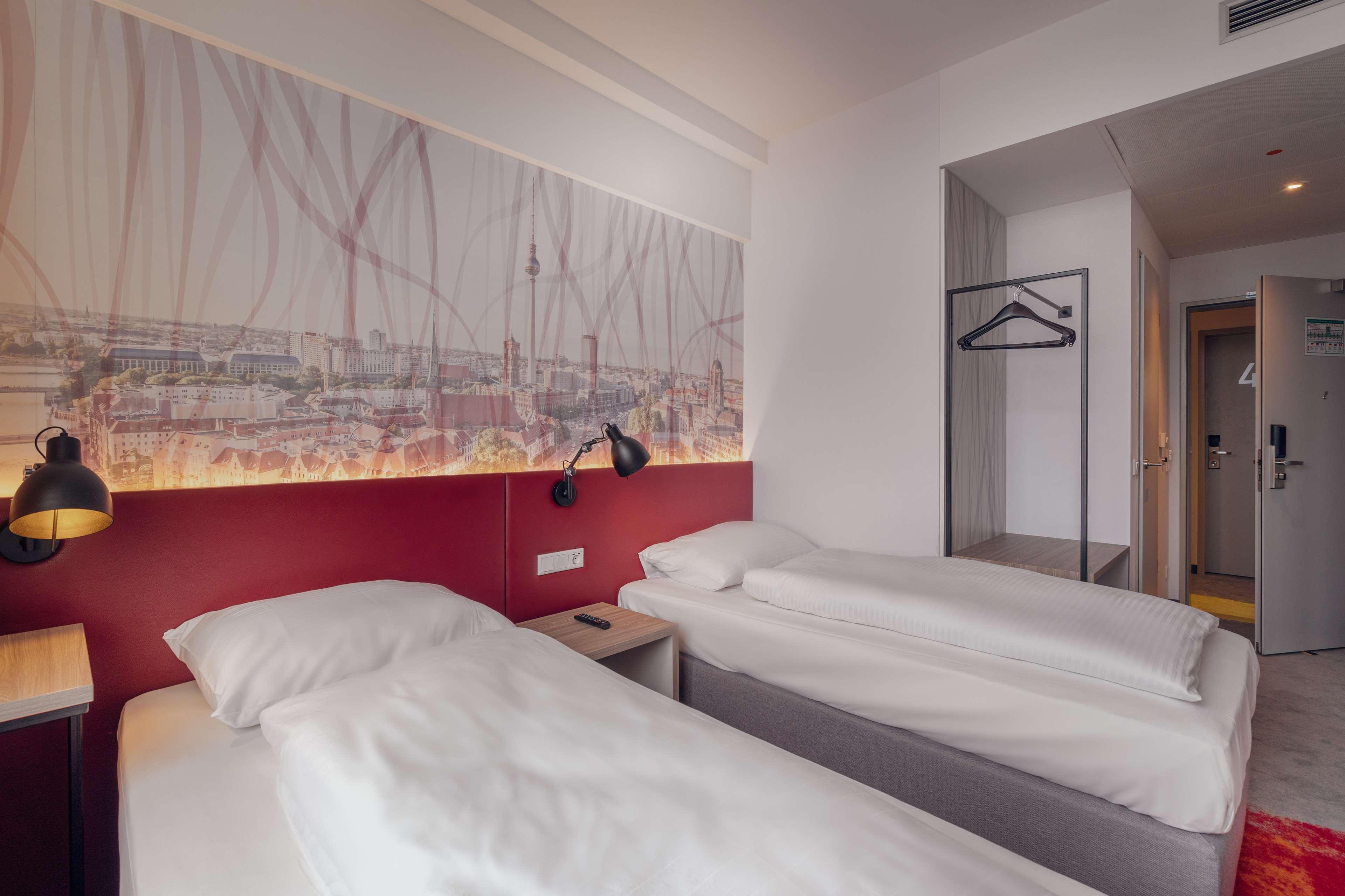 Campanile Berlin Brandenburg Airport Hotel Schönefeld Екстериор снимка