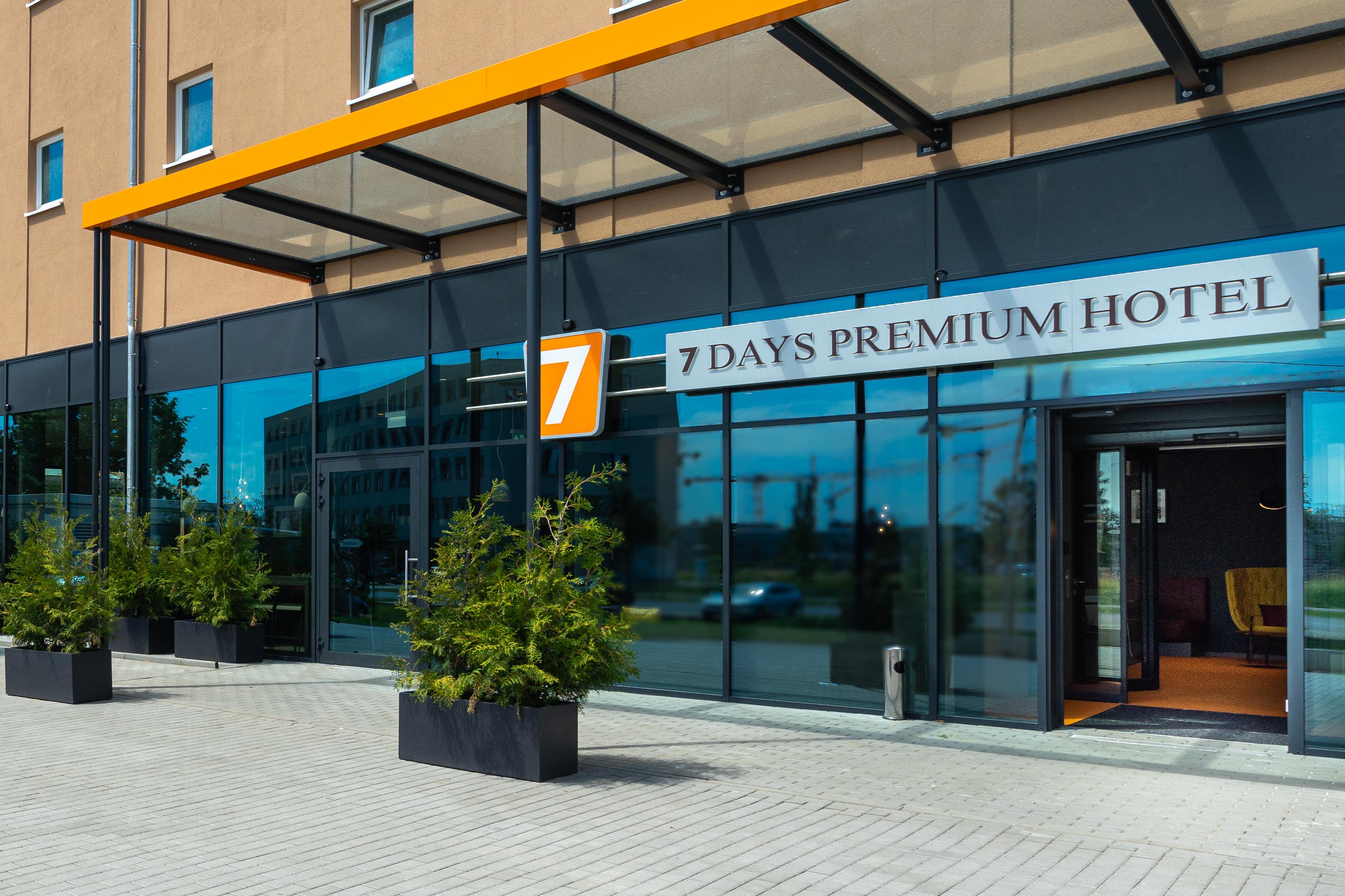Campanile Berlin Brandenburg Airport Hotel Schönefeld Екстериор снимка