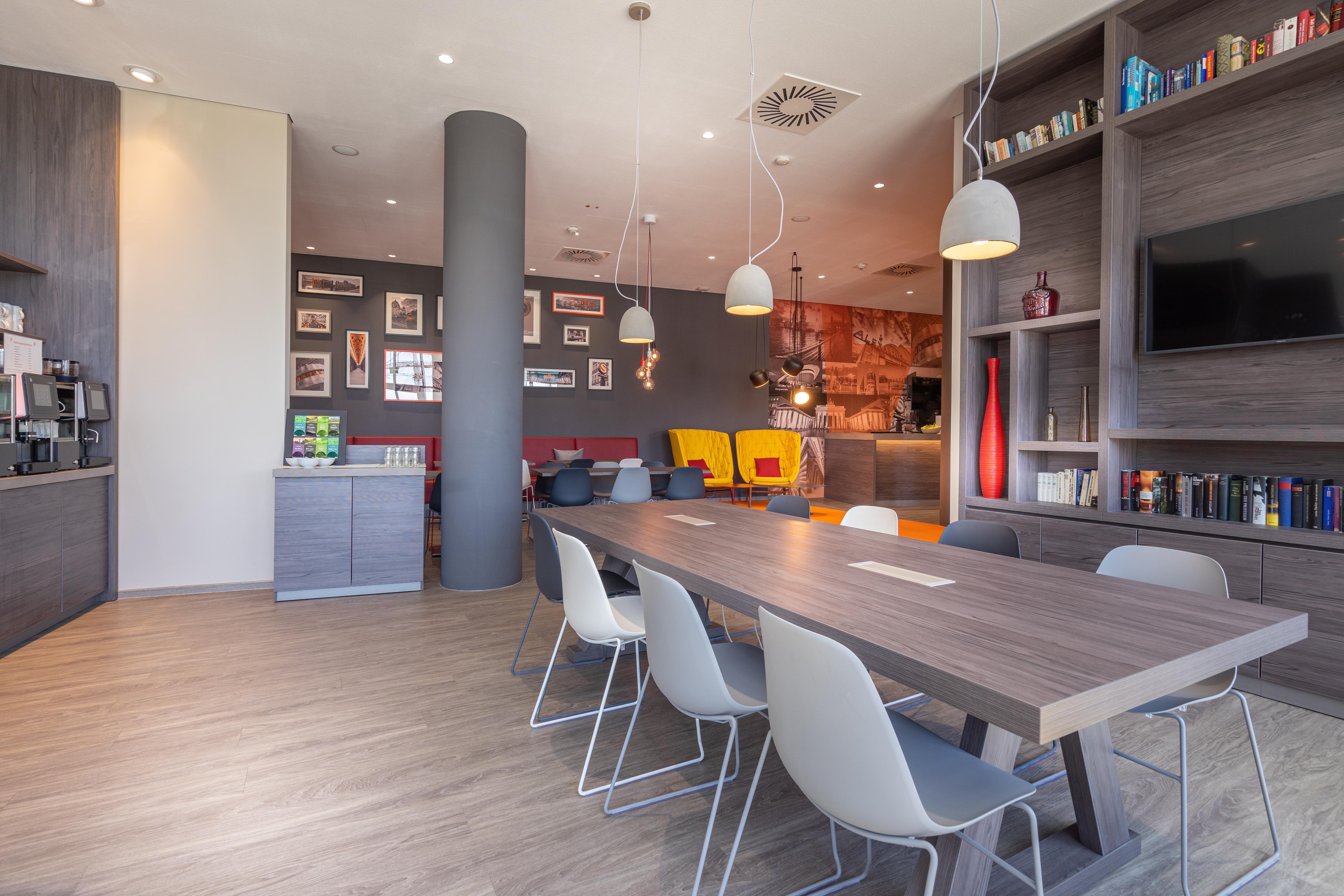 Campanile Berlin Brandenburg Airport Hotel Schönefeld Екстериор снимка