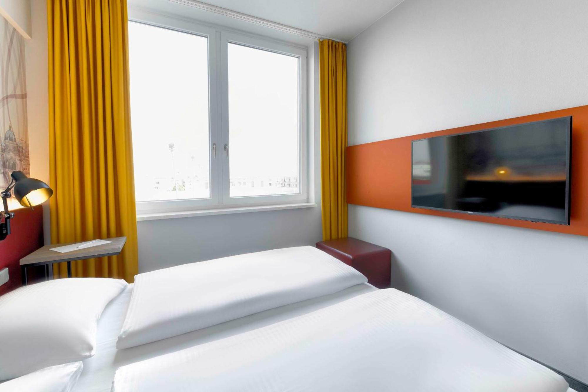 Campanile Berlin Brandenburg Airport Hotel Schönefeld Екстериор снимка