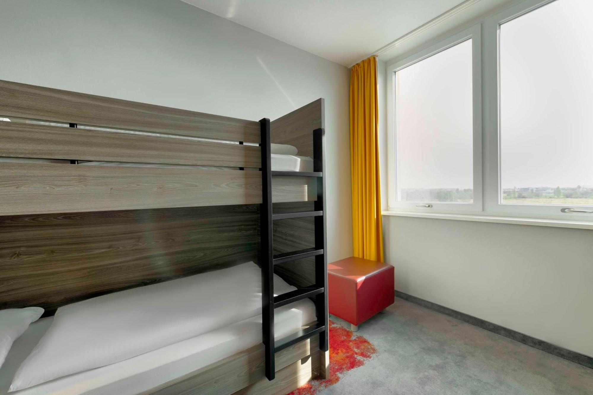 Campanile Berlin Brandenburg Airport Hotel Schönefeld Екстериор снимка